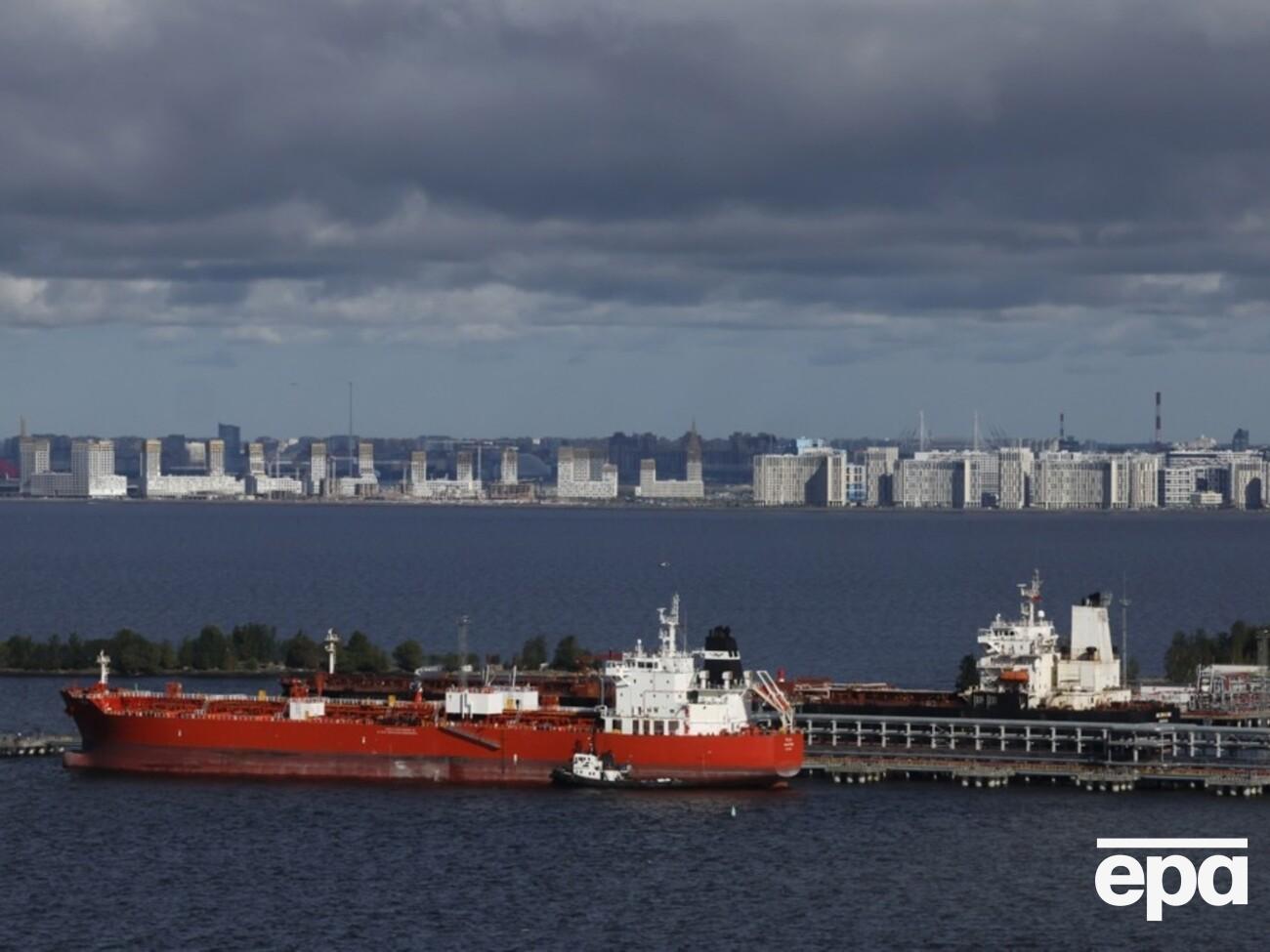 Постачання російських нафтопродуктів обвалилося до мінімуму з початку 2022 року – Bloomberg