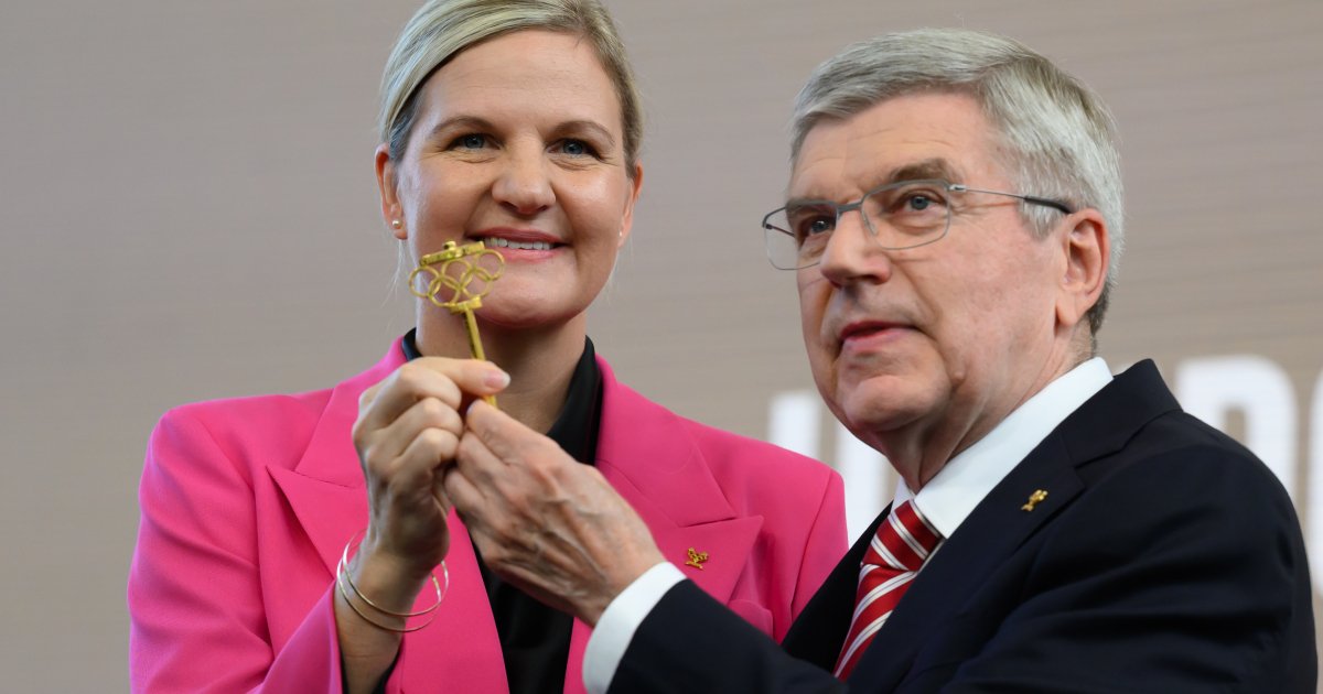 "Нейтральні" путіністи. Як президент МОК Ковентрі продовжила ганьбу попередника

                    – Юрій Васильченко