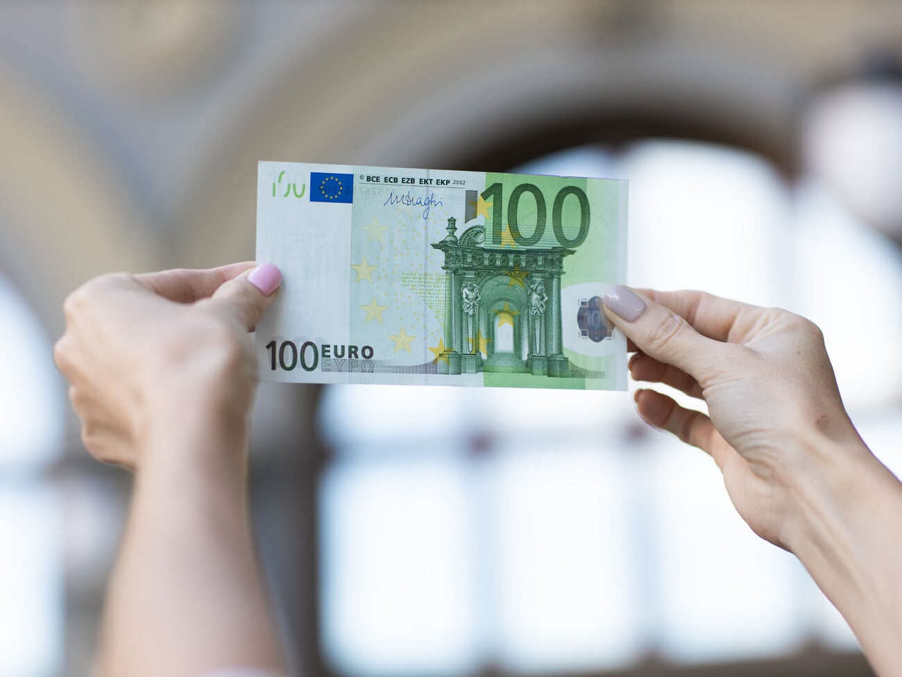 Болгарія повністю перейшла на євро