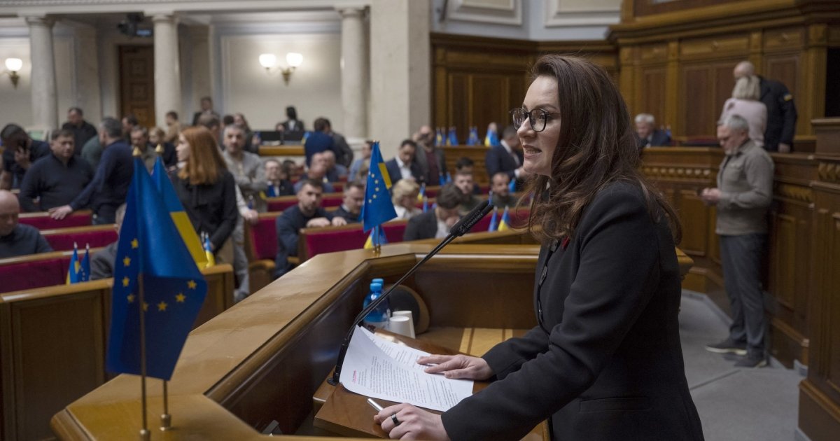 Уряд меншості. Чому “слуги народу” валять законопроєкти Свириденко — DSnews.ua