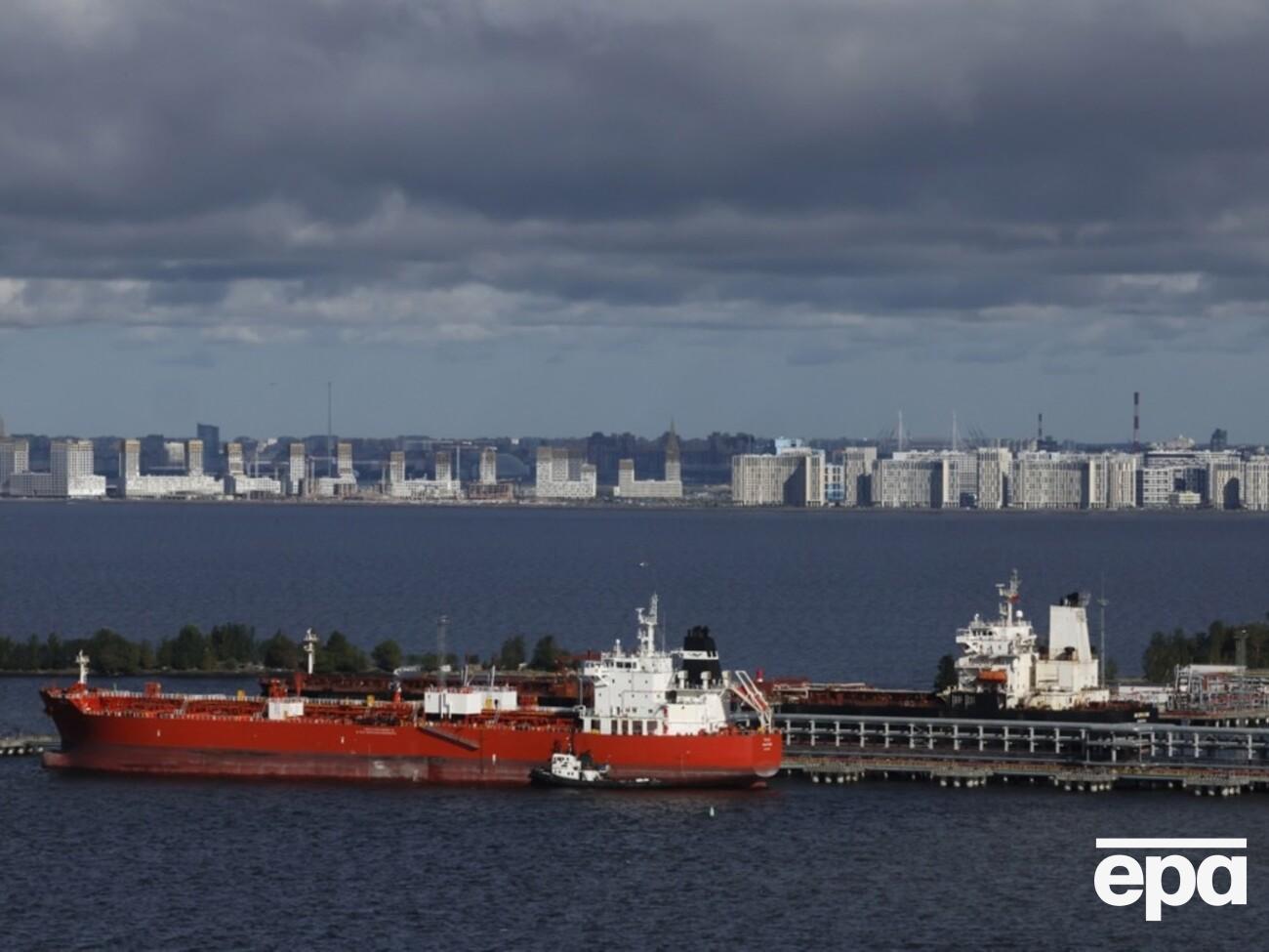 Найсерйозніші перебої в історії. Щонайменше 40% потужностей експорту нафти Росії зупинено – Reuters