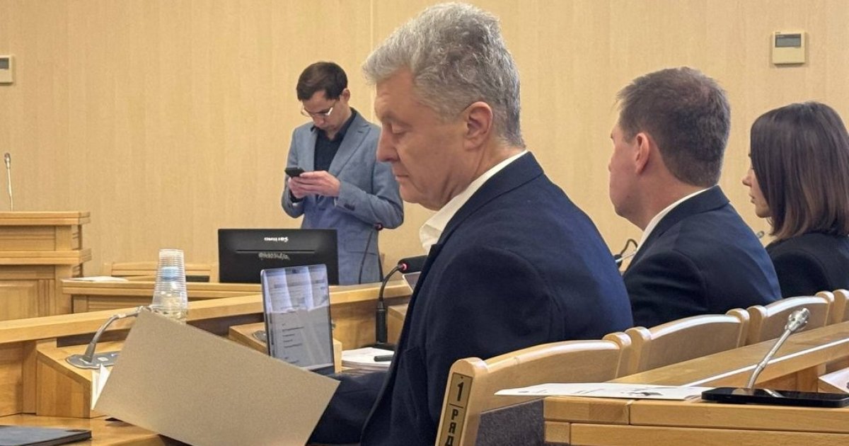 Порошенко програв Зеленському. Як Україні відгукнеться рішення Верховного суду